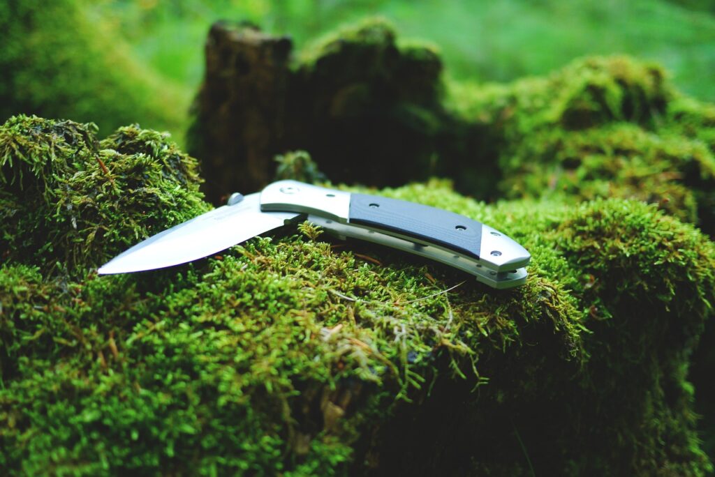 Knives for Your Camping and Hiking Trip